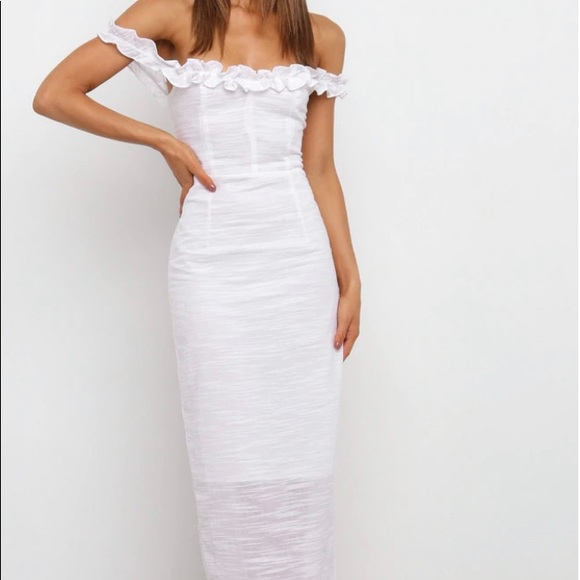 Petal & Pup Dresses & Skirts - White off the shoulder dress
